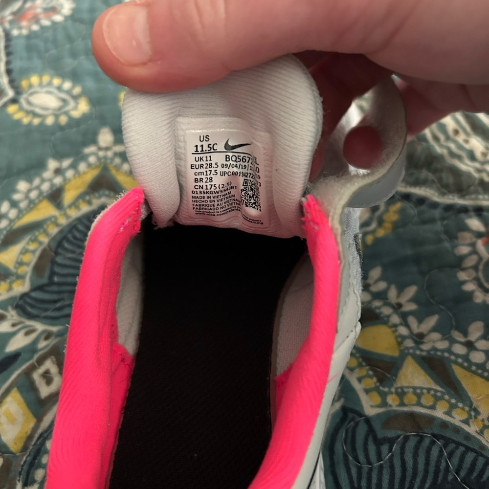 Nike Sneakers GIRLS- Gray and Pink 11.5 - Picture 2 of 9